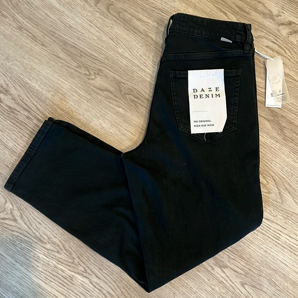 NWT Daze Brand Denim Original High Rise Mom Jean Black Size 29